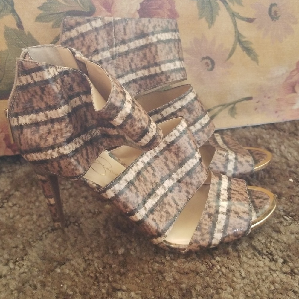 Heels - Picture 2 of 8